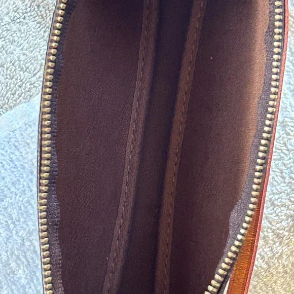 Beautiful 💯% authentic Louis Vuitton POCHETTE accessories monogram